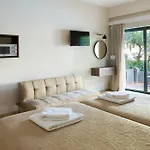 尼里亚斯酒店 公寓式酒店