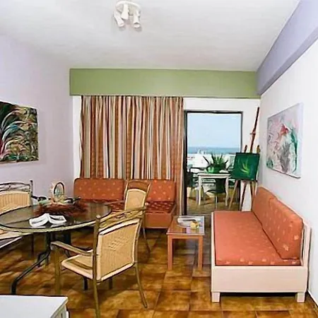 Nireas Aparthotel
