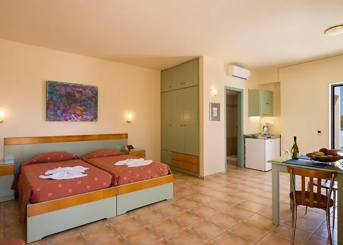 Nireas Aparthotel 3*