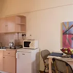 Nireas Apartahotel 3*