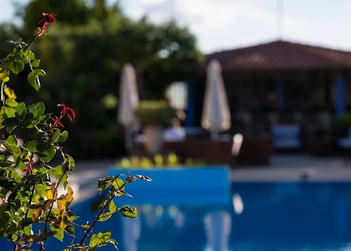 Nireas Apartmanhotel 3*